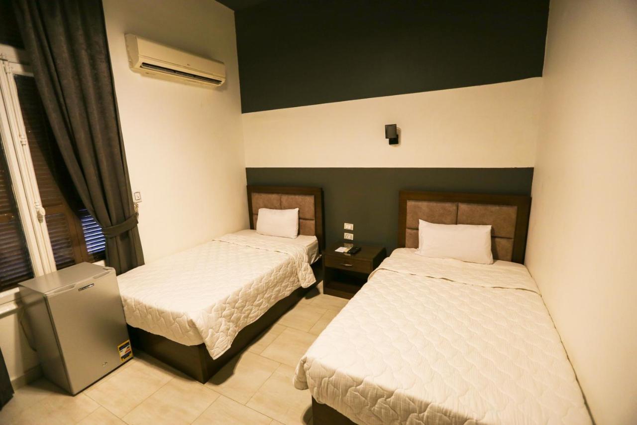 Valencia Boutiqe Cairo Hostel ภายนอก รูปภาพ