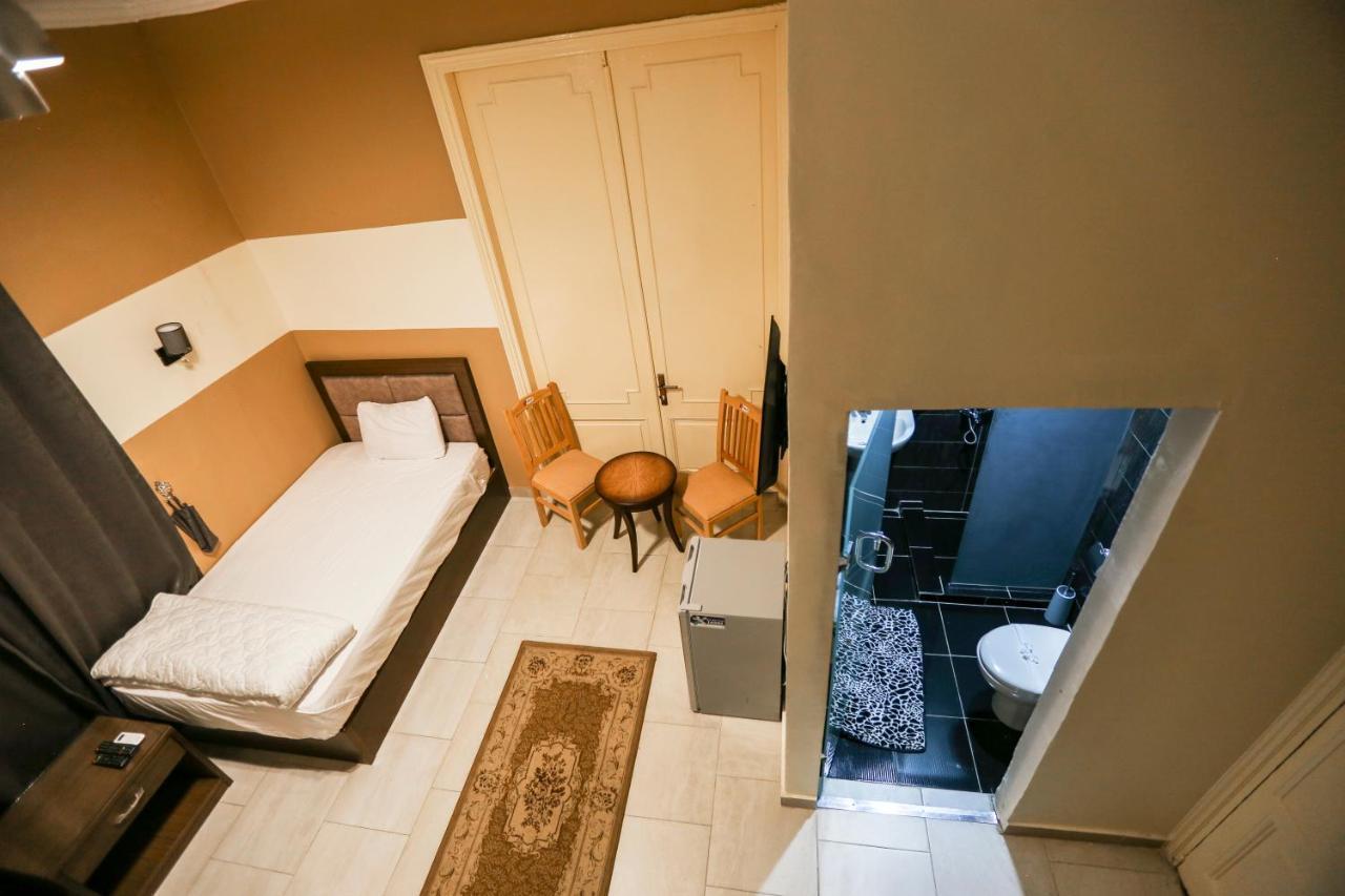 Valencia Boutiqe Cairo Hostel ภายนอก รูปภาพ