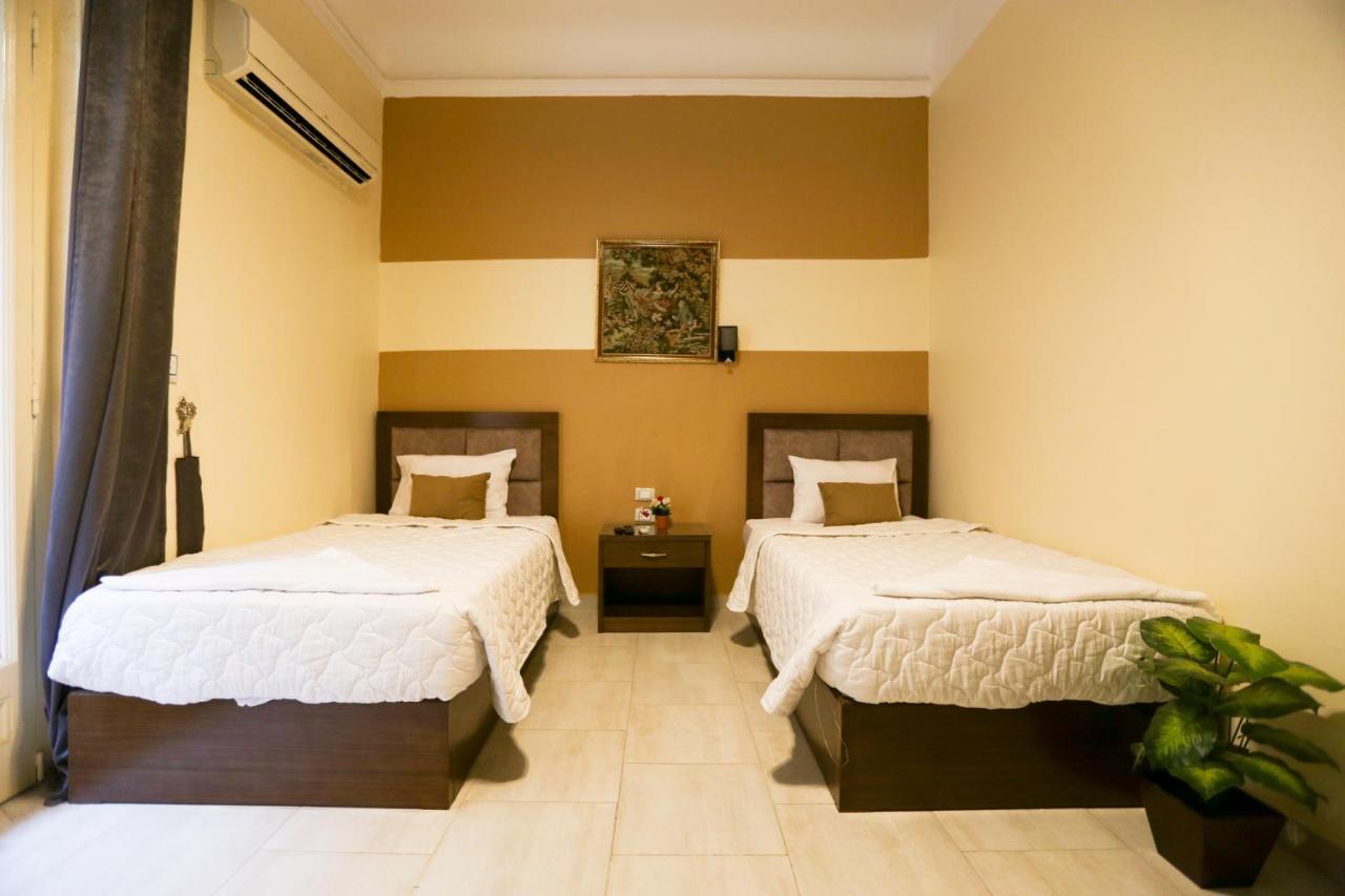 Valencia Boutiqe Cairo Hostel ภายนอก รูปภาพ