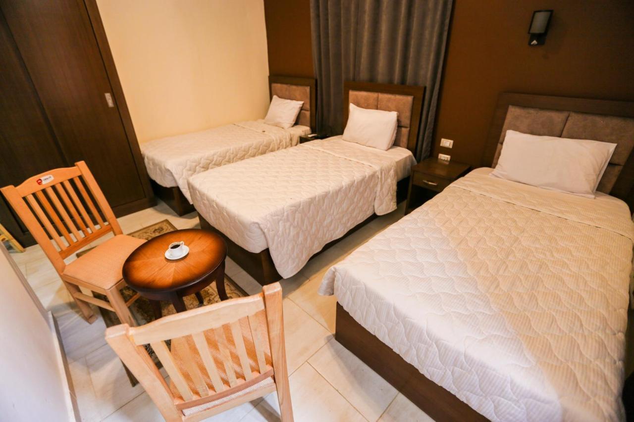 Valencia Boutiqe Cairo Hostel ภายนอก รูปภาพ